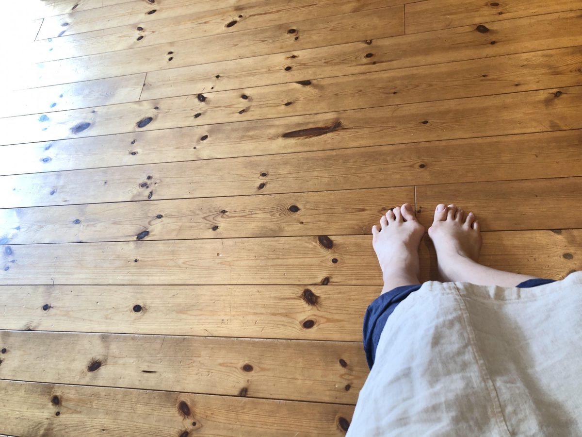 心地よさを写真で伝えたいですがあまりきれいな足でなくスミマセン…自然光よ、オラに力を。