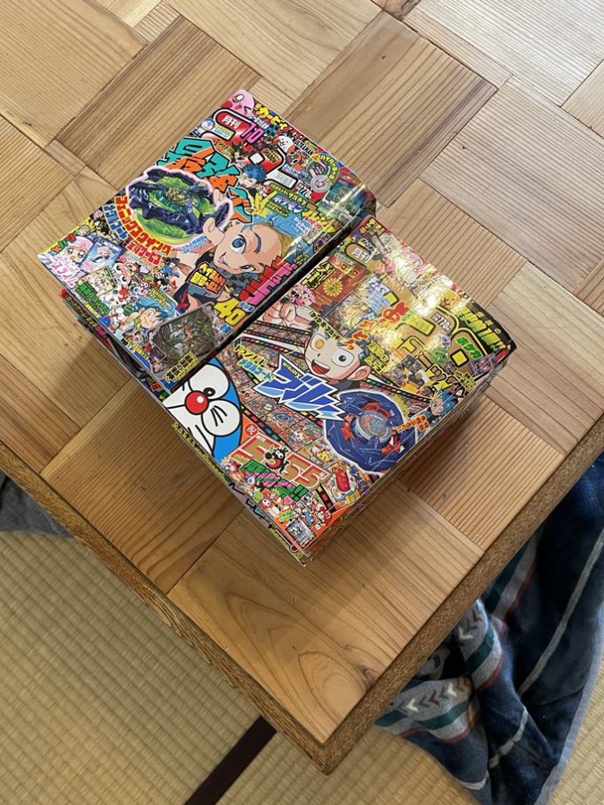 コロコロコミックとお手製のこたつ天板