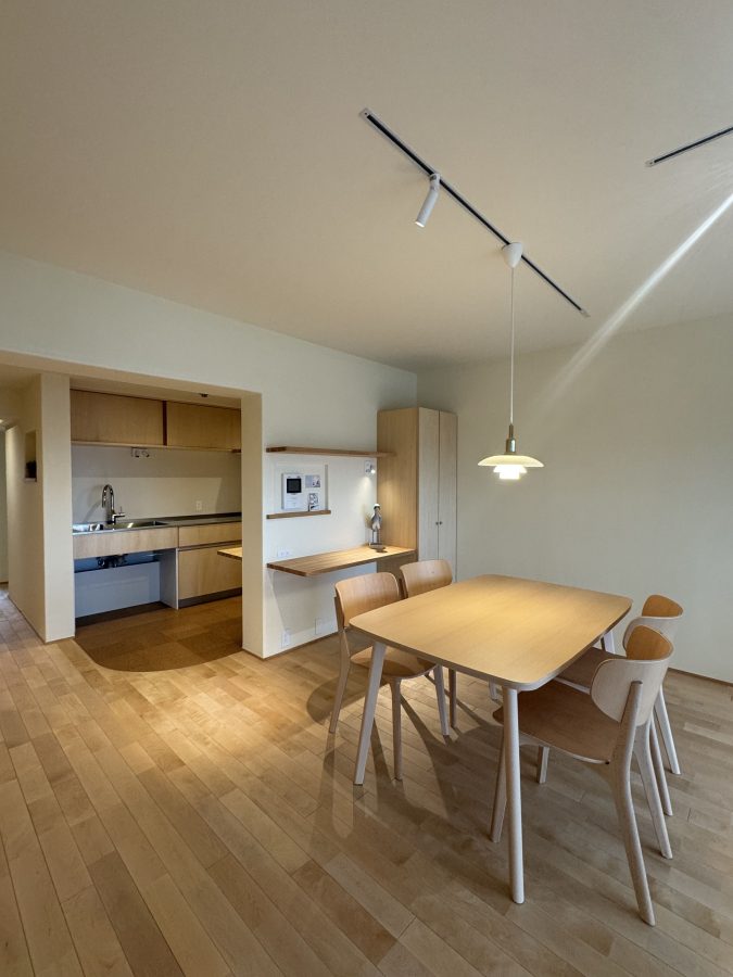 カウンターに置かれたご主人の手づくりのハシビロコウは、来場された方たちが思わず感嘆するほどの存在感でした。