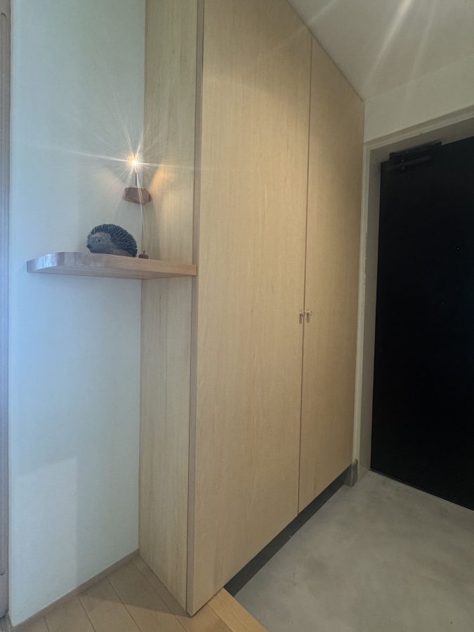 玄関でお出迎えです。