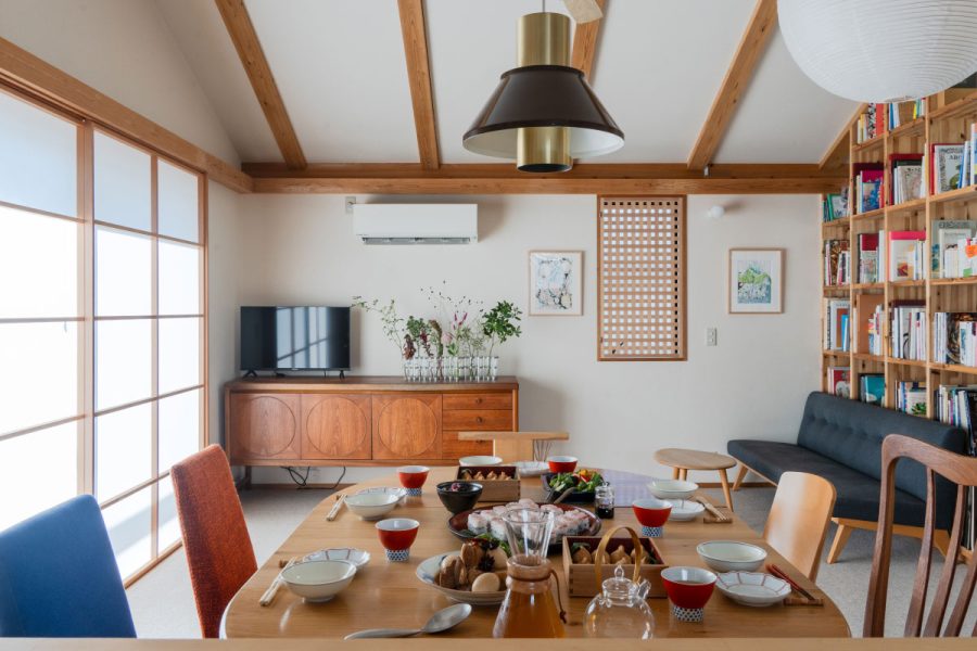 料理が彩るテーブルは、まるで雑誌から飛び出したような美しさ