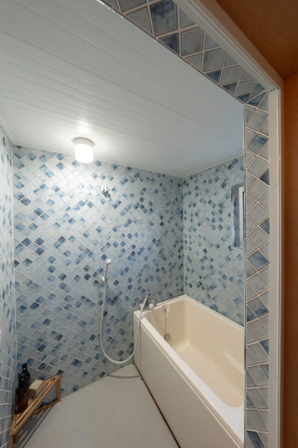   職人技が光る浴室のタイル