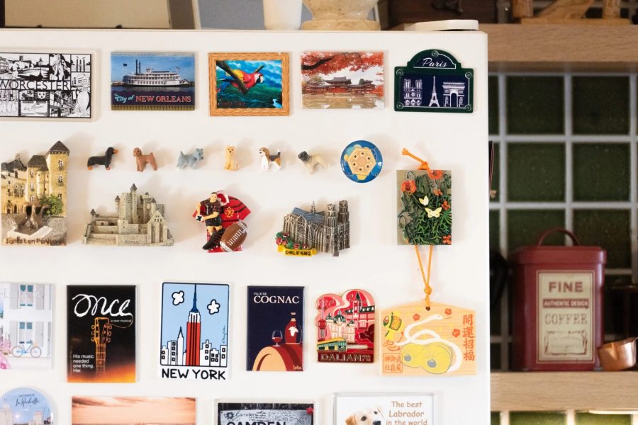 蔵庫に貼られている旅の思い出マグネットたち
